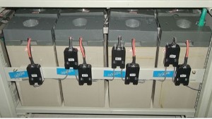 如何隨時(shí)反映出蓄電池是否完好正常的運(yùn)行呢？