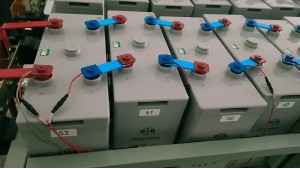 這套機(jī)房蓄電池在線監(jiān)測(cè)系統(tǒng)能自動(dòng)運(yùn)行！