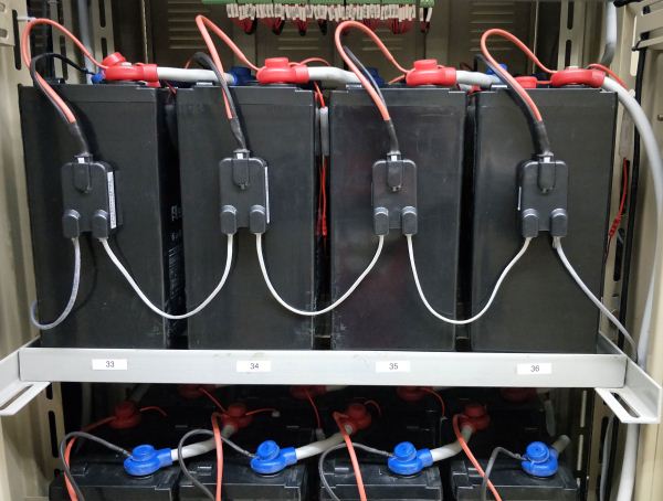 監(jiān)測蓄電池內(nèi)阻